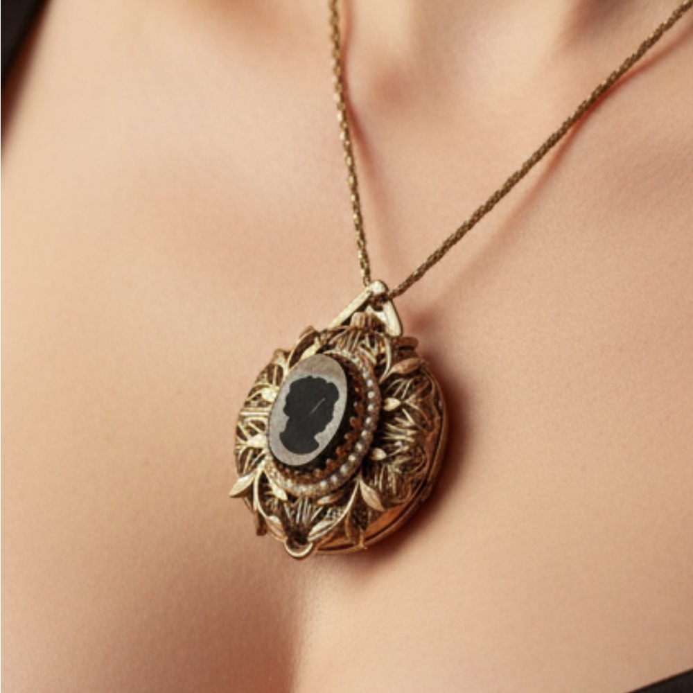 Norman De Luxe Elegant WIND UP NECKLACE WATCH WORKING vintage!